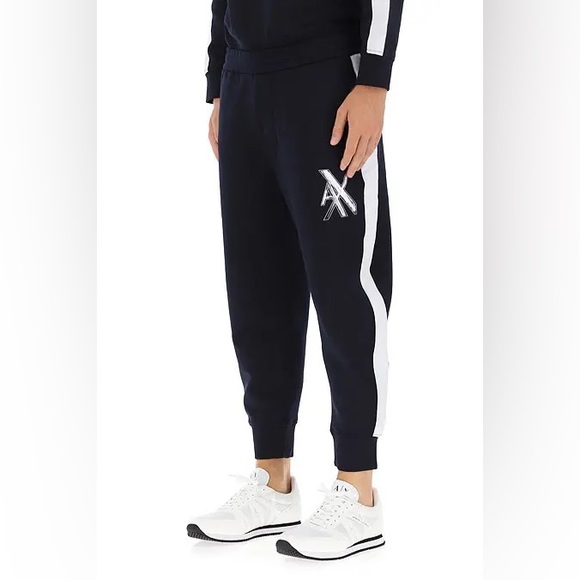 armani exchange trouser navy white pants
Style:6KZPLR ZJKQZ
COLOUR: 1583 - Picture 5 of 7